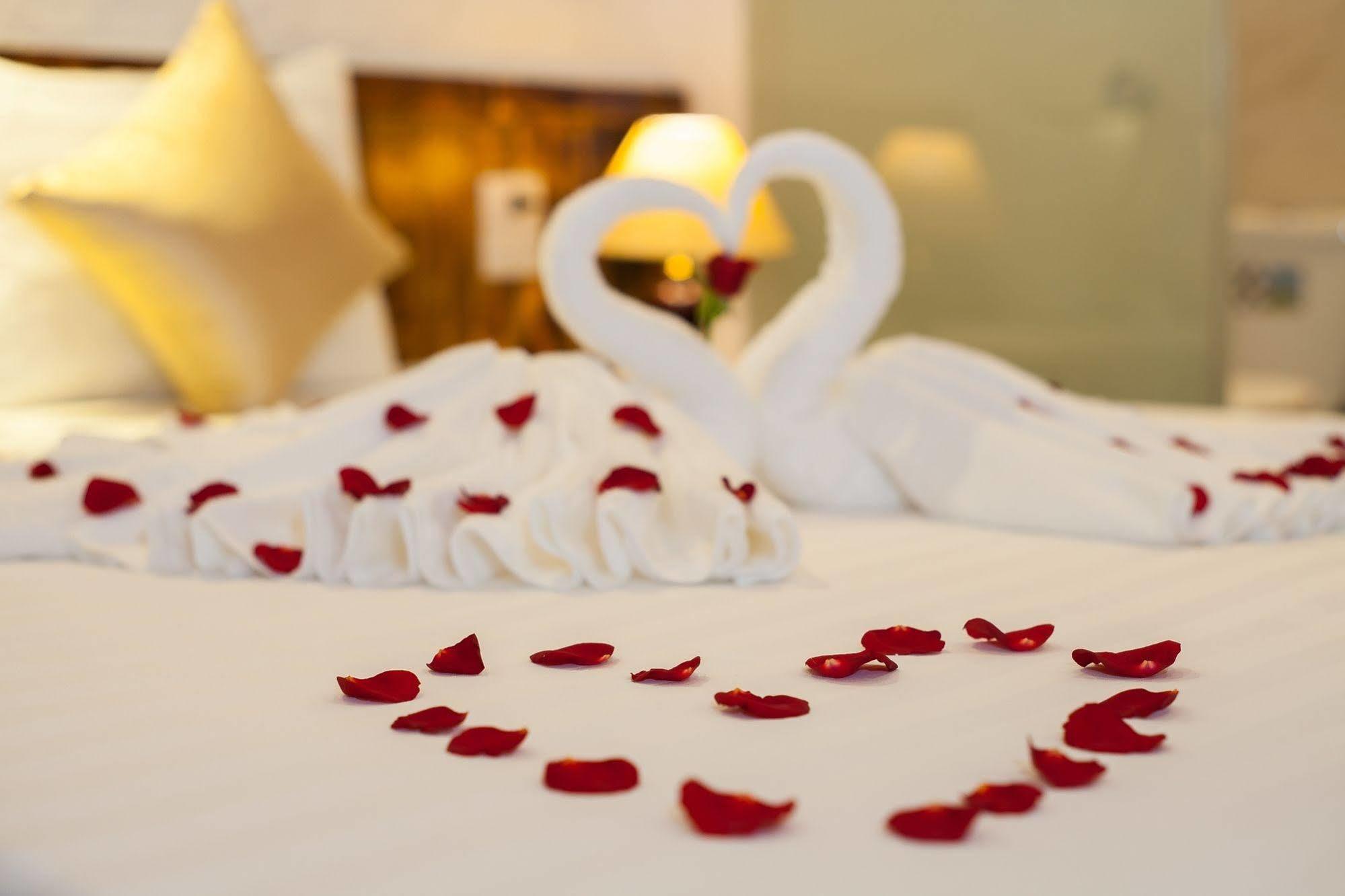 Luxury Backpakers Hotel Hanoi Esterno foto