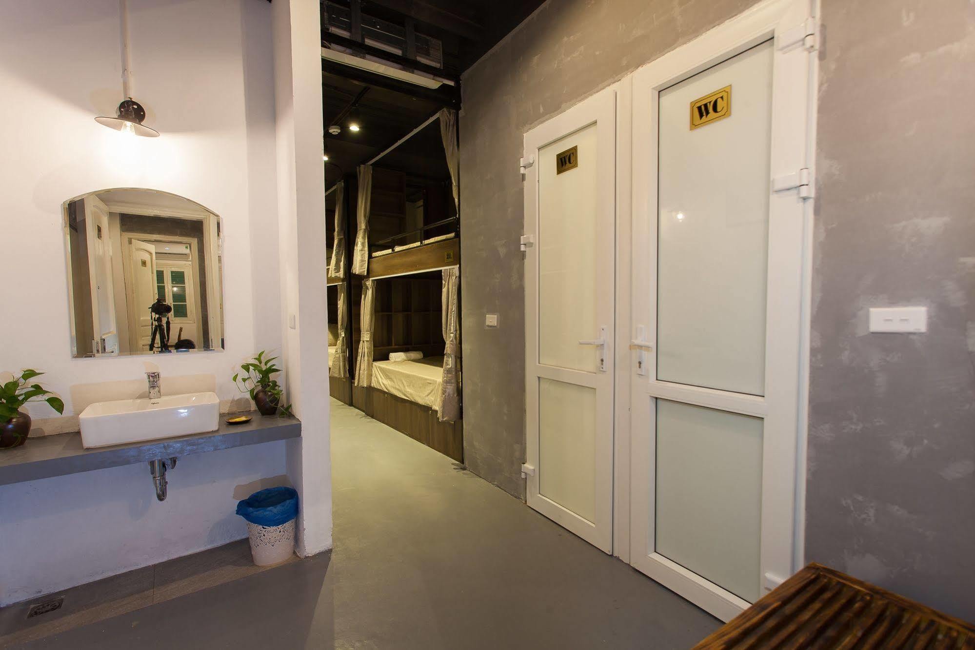 Luxury Backpakers Hotel Hanoi Esterno foto