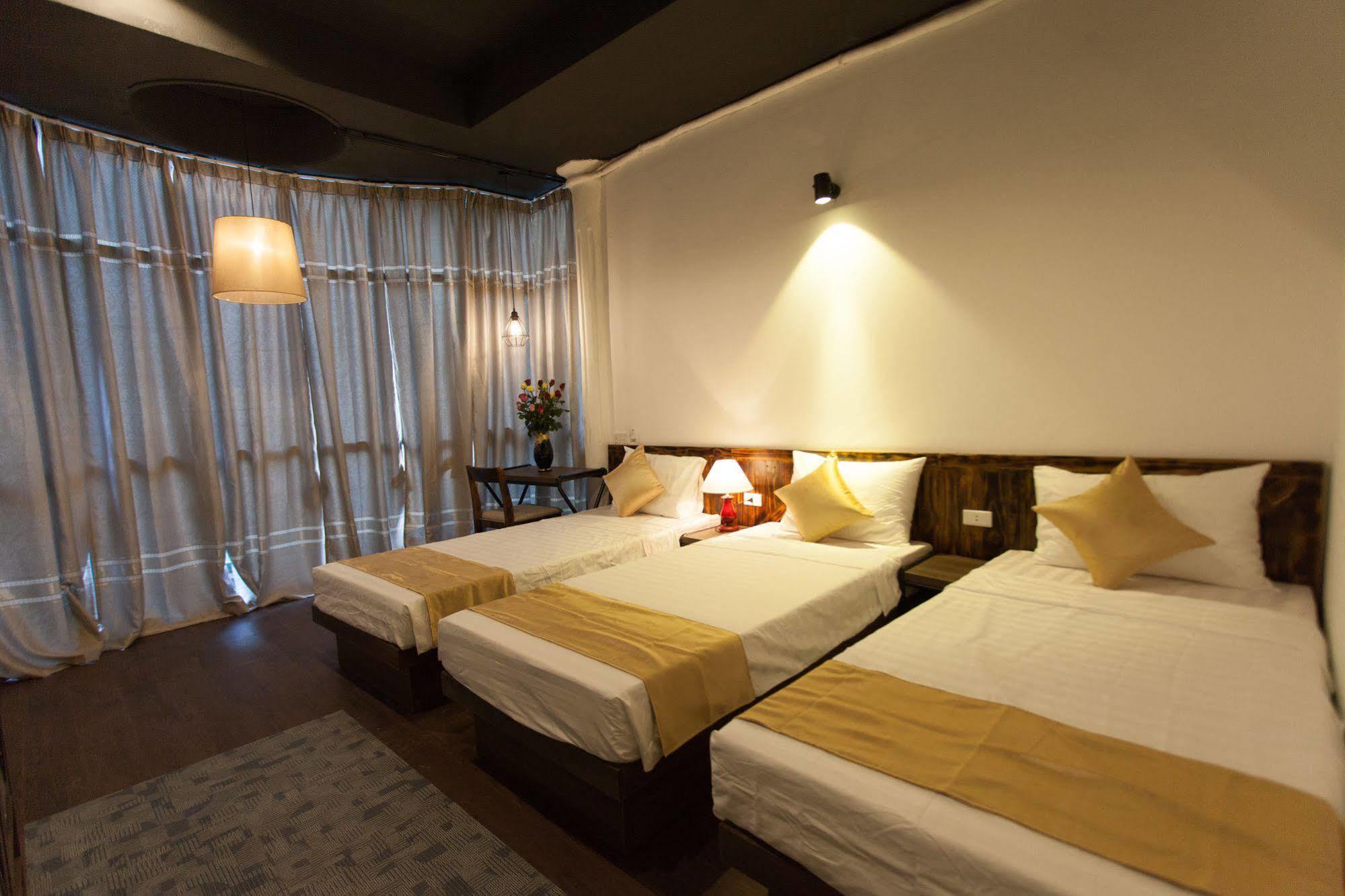 Luxury Backpakers Hotel Hanoi Esterno foto